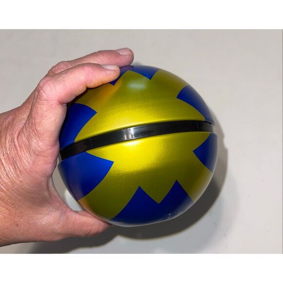 Pokemon Ball with cards and Coin - Picture 3 of 6